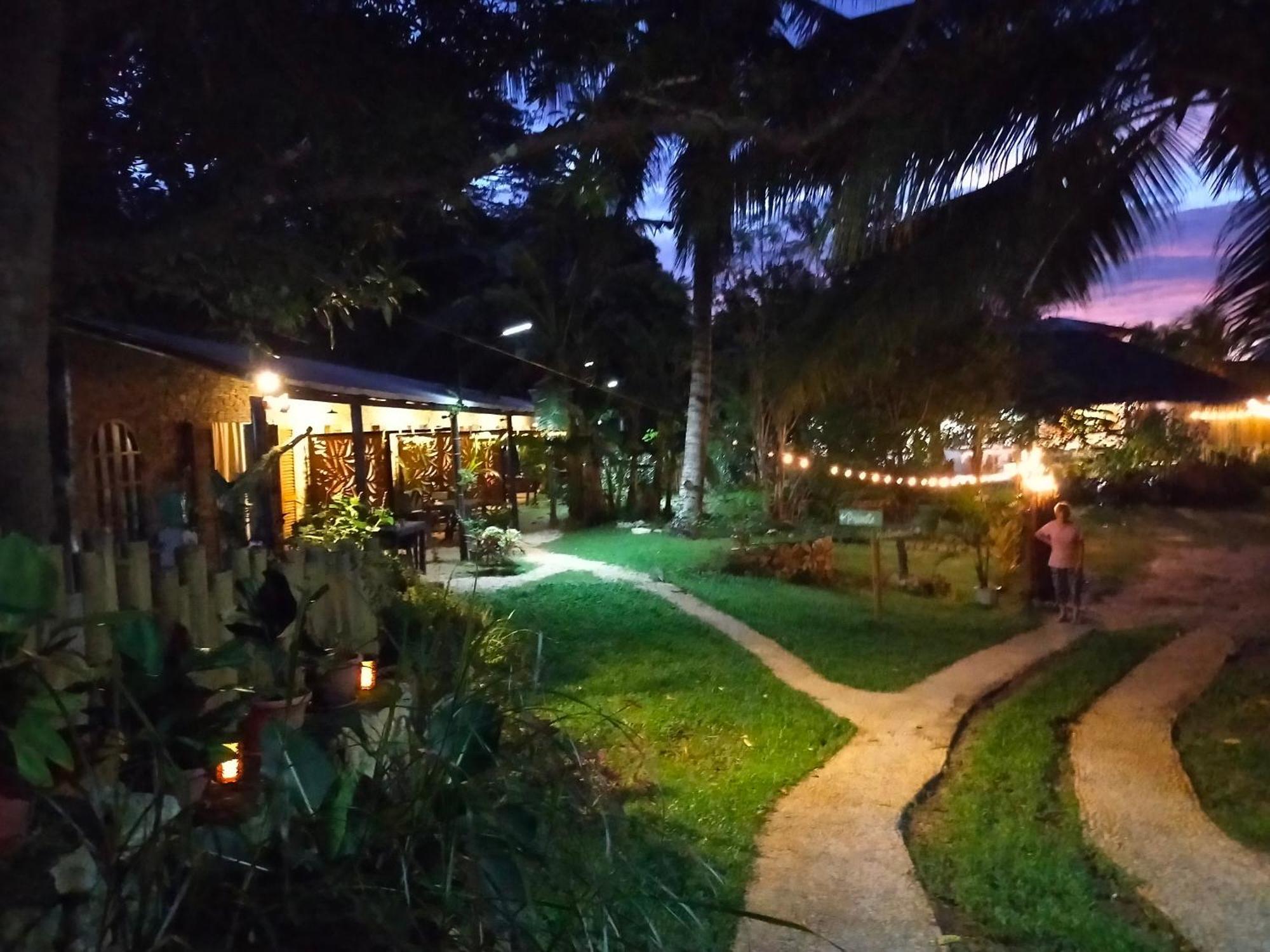 Sea U Inn Romblon Экстерьер фото